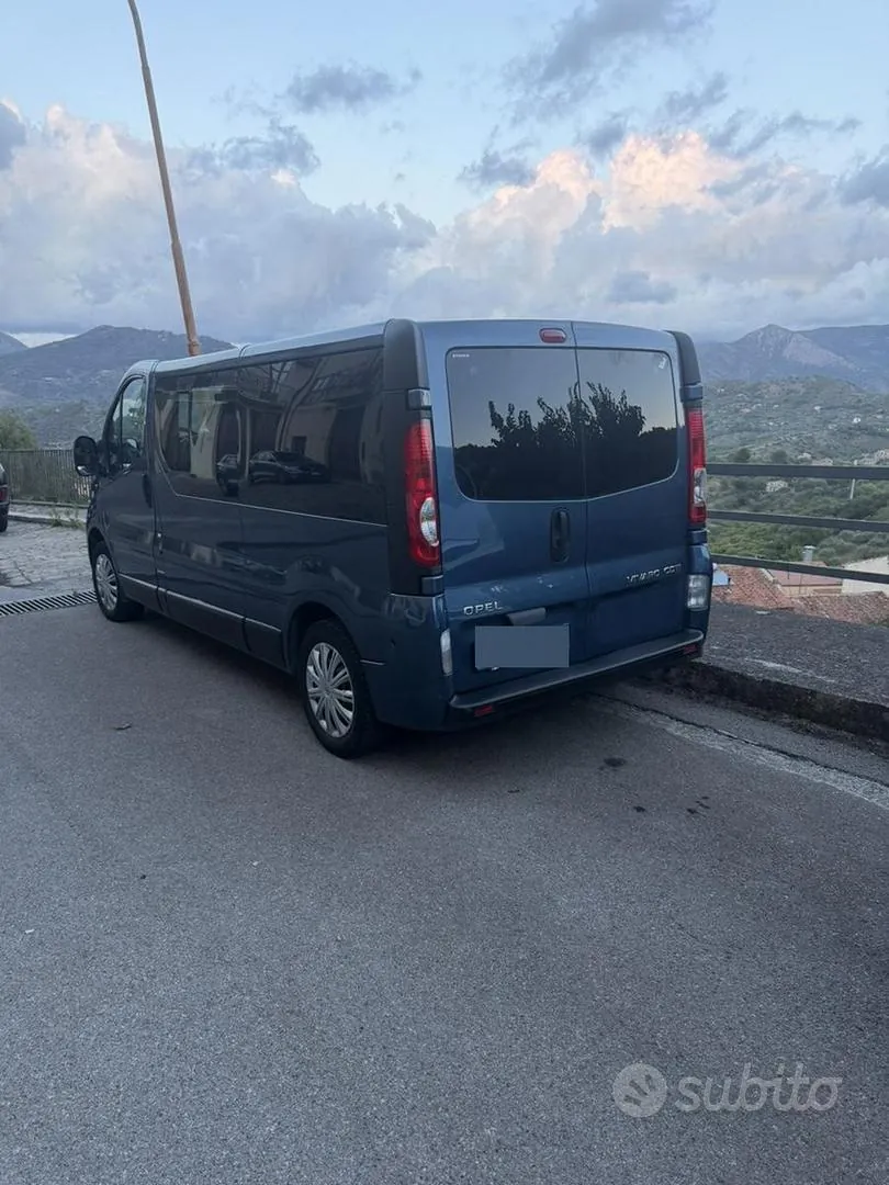 Opel Vivaro 2011 photo 5