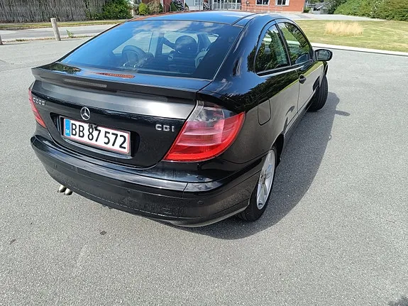 Mercedes-Benz C200 2003 photo 3