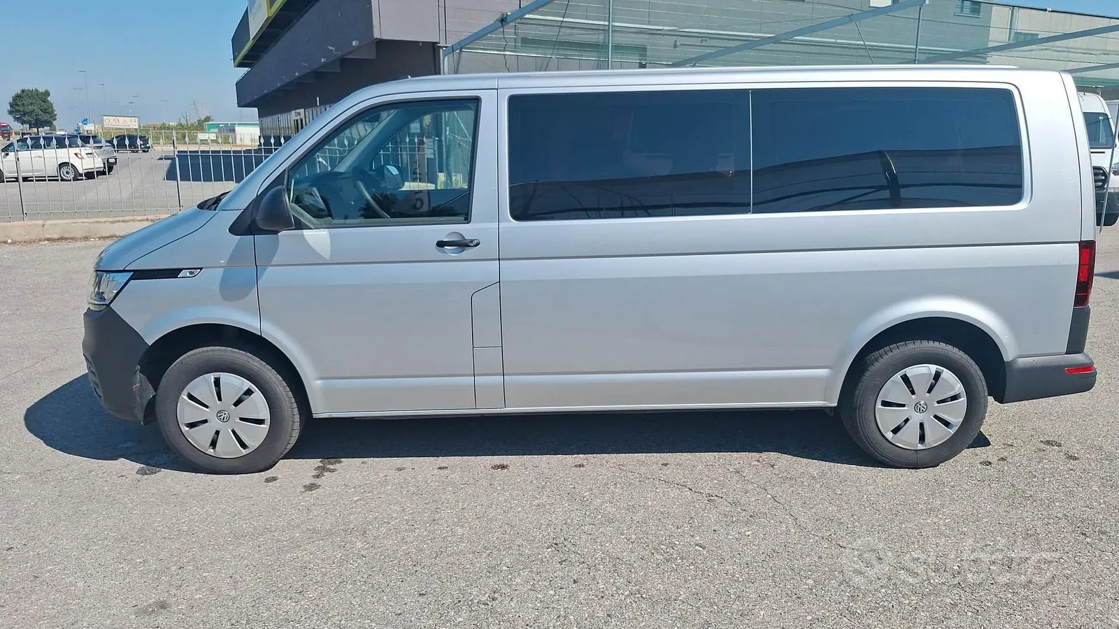 Volkswagen Transporter 2024 photo 4