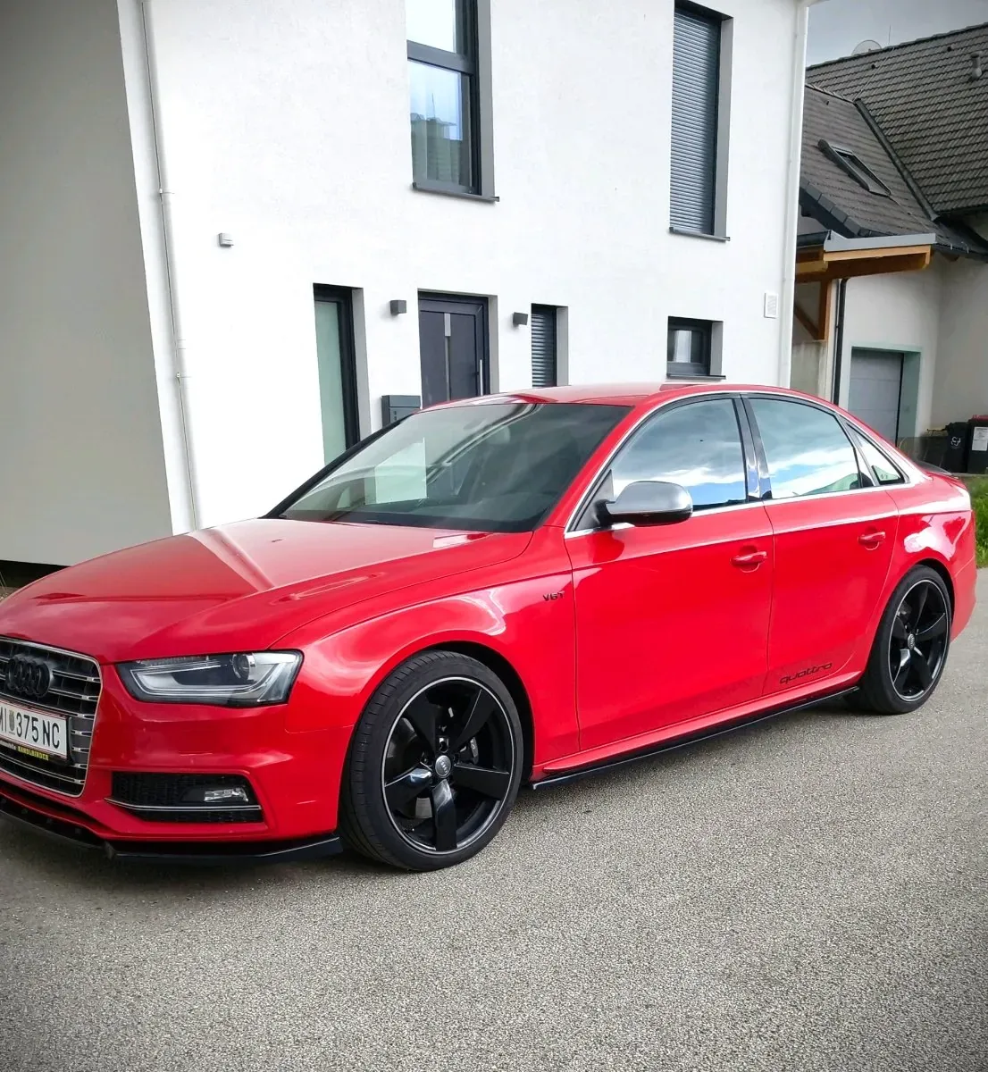 Audi A4 2012 photo 2