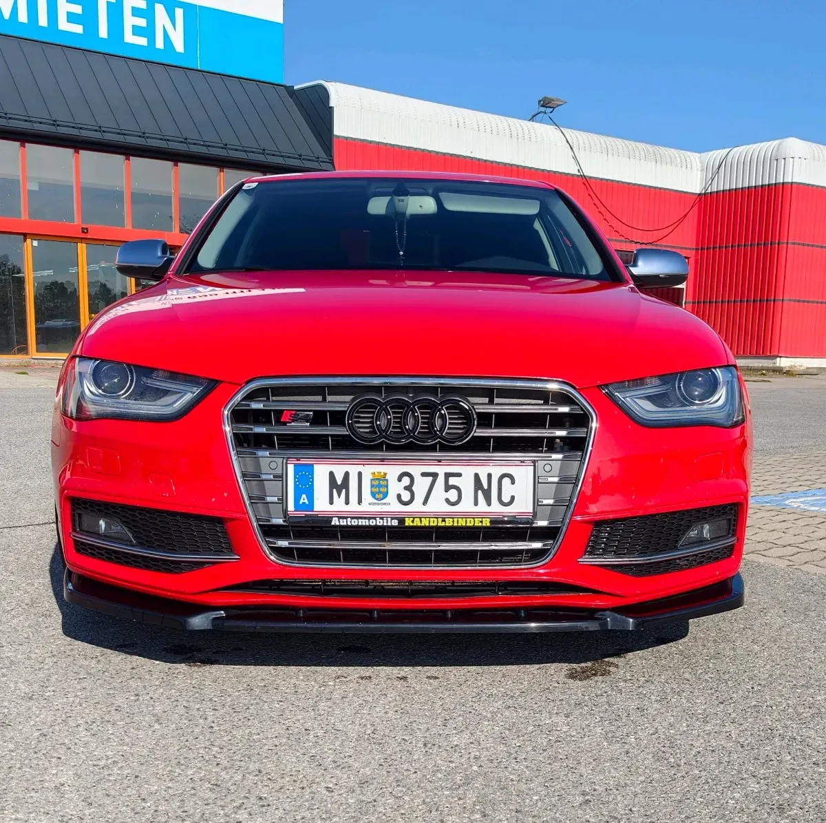Audi A4 2012 photo 3