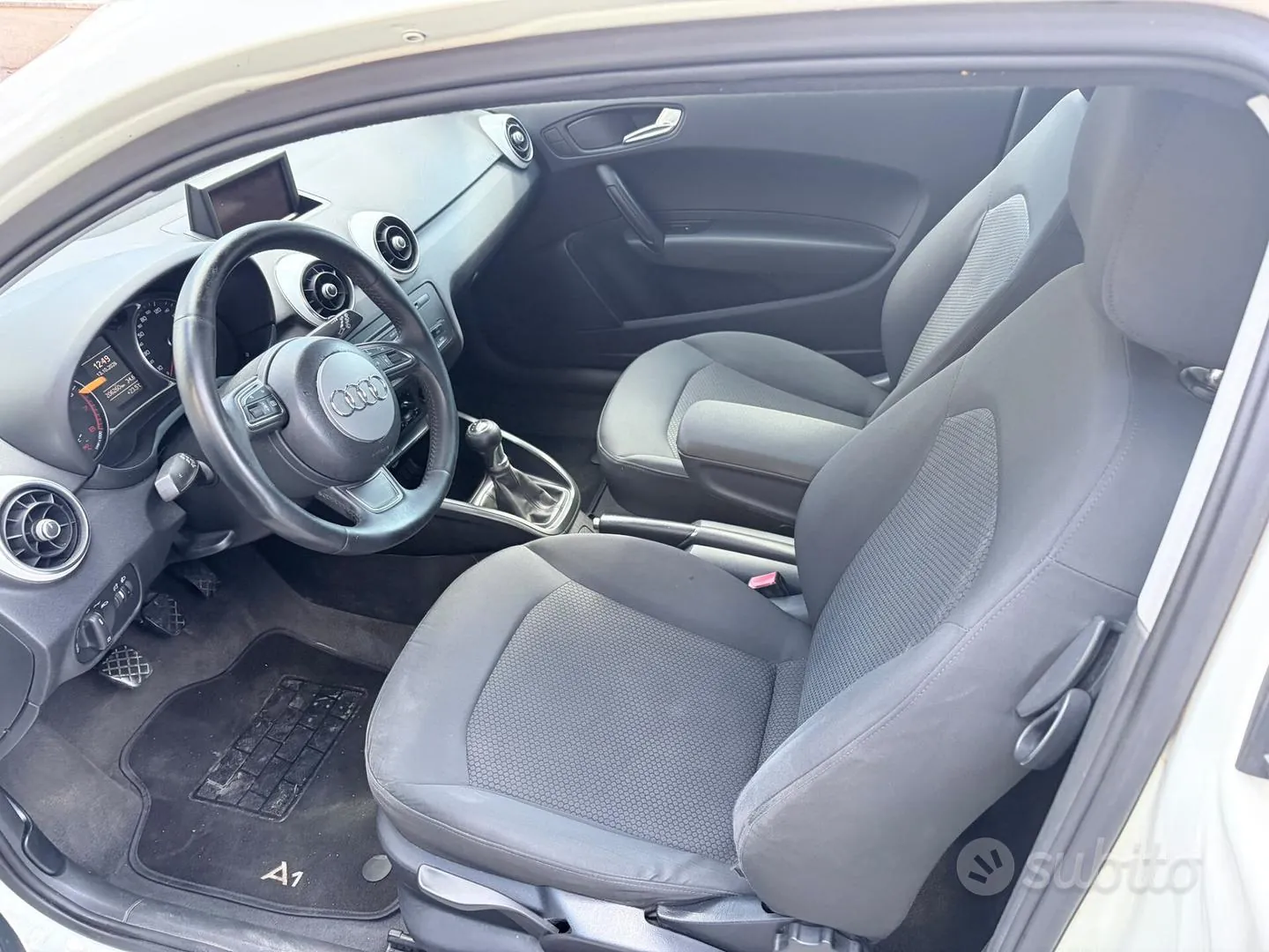 Audi A1 2011 photo 5