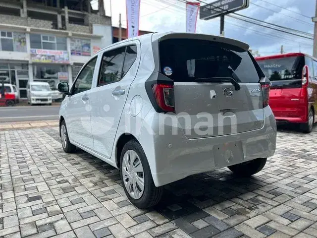 Daihatsu Mira 2023 photo 2