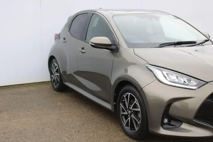 Toyota Yaris 2023 photo 3