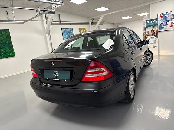 Mercedes-Benz C180 2005 photo 4