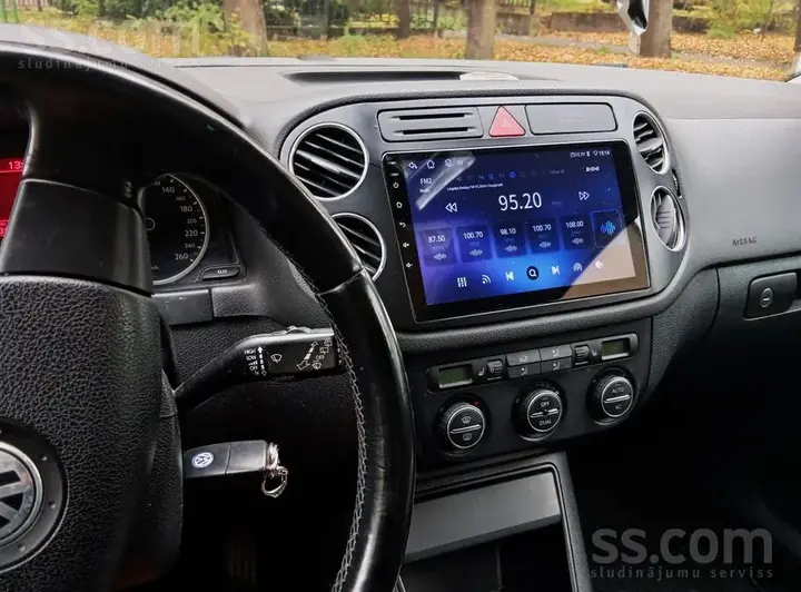 Volkswagen Tiguan 2008 photo 3