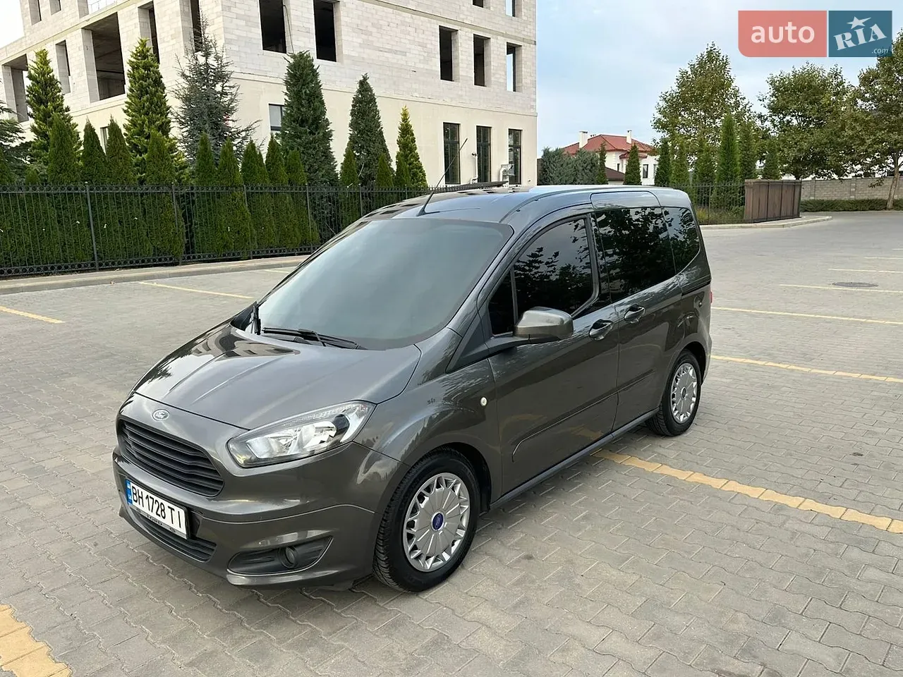 Ford Tourneo Courier 2017 photo 2