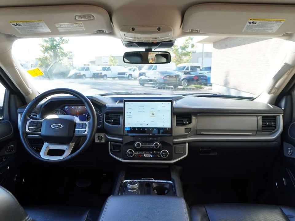 Ford Expedition 2024 photo 2