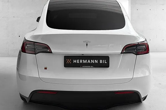 Tesla Model Y 2024 photo 5