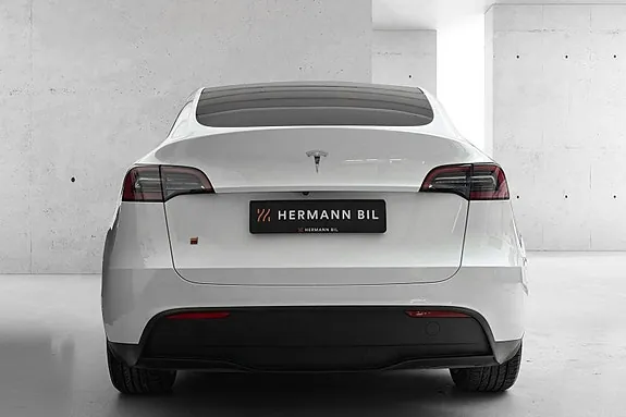 Tesla Model Y 2024 photo 4