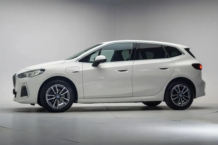 BMW 2 Series Active Tourer 2023 photo 2