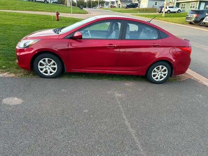 Hyundai Accent 2013 photo 5