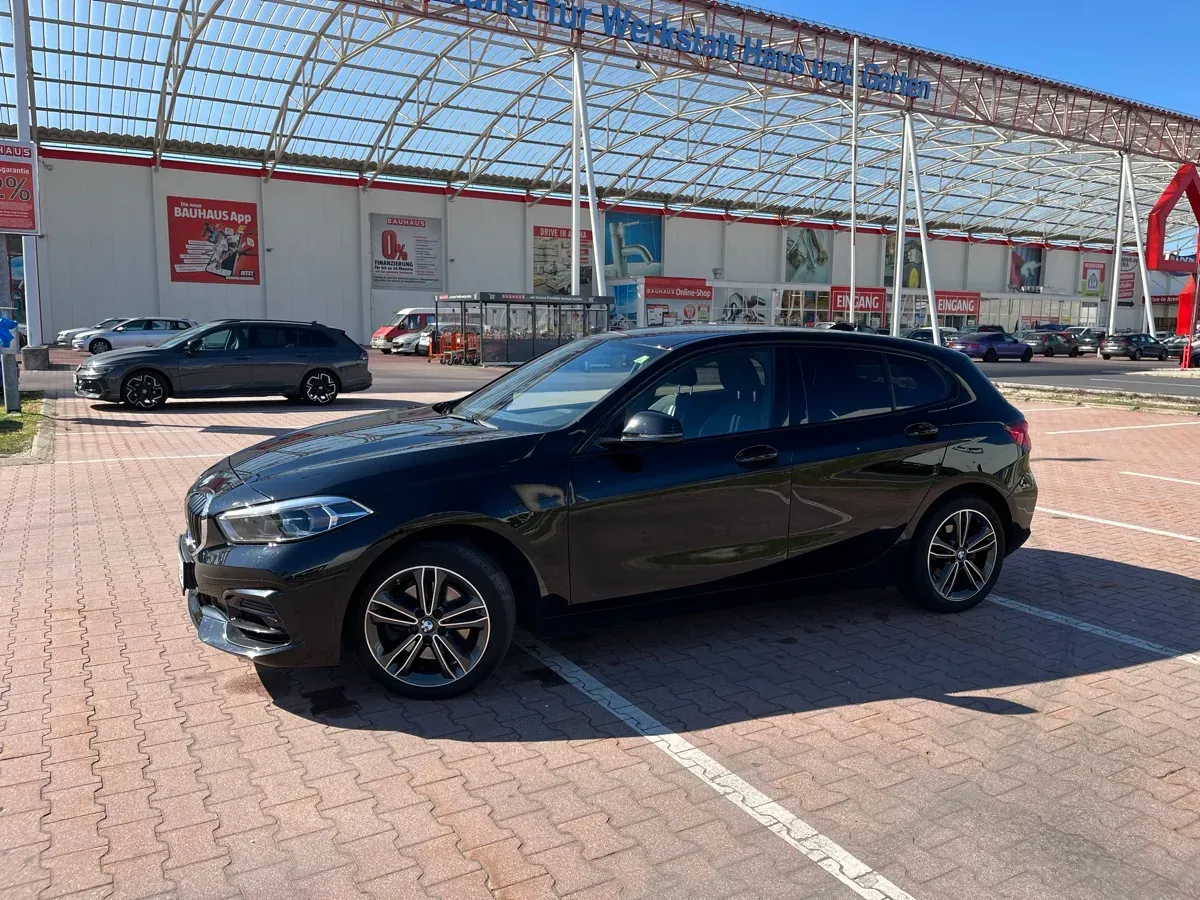 BMW 1 Series 2024 photo 3