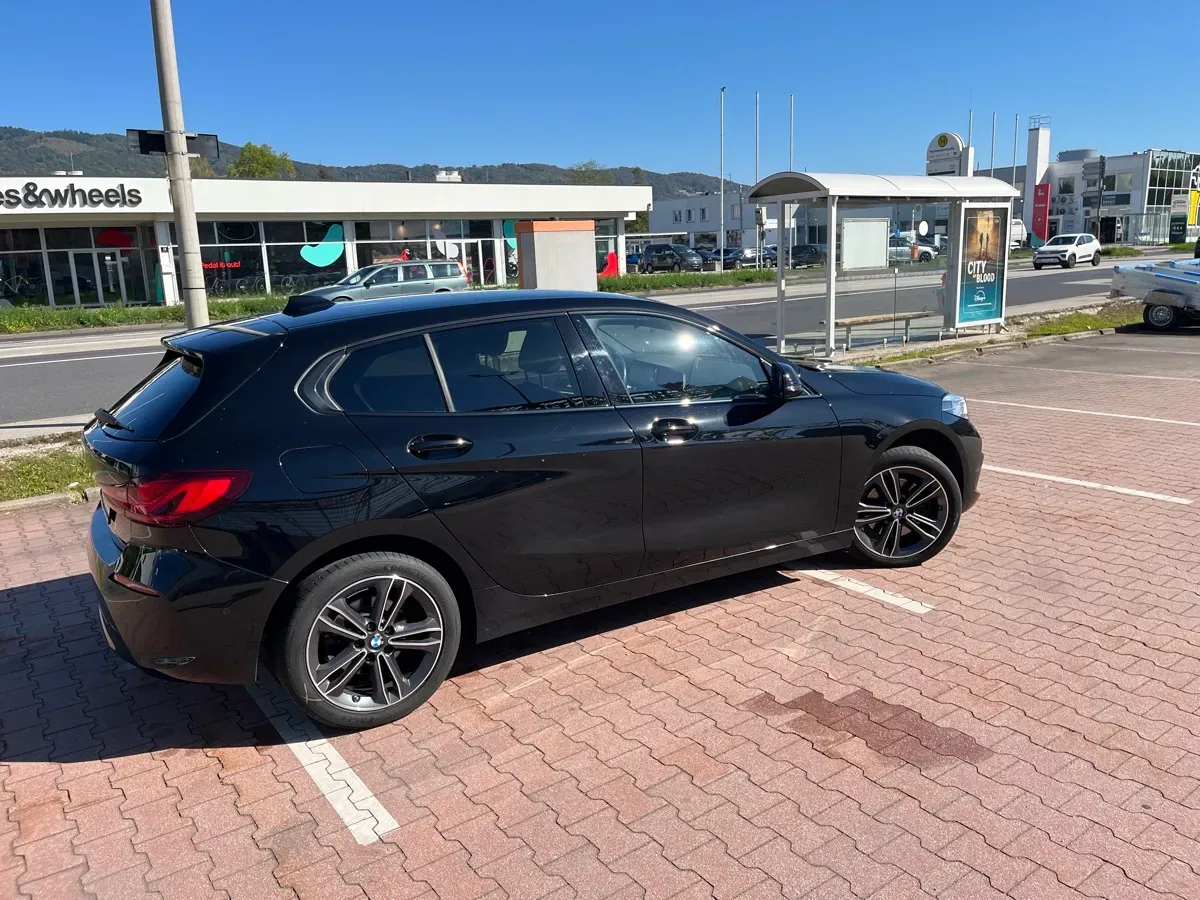BMW 1 Series 2024 photo 2