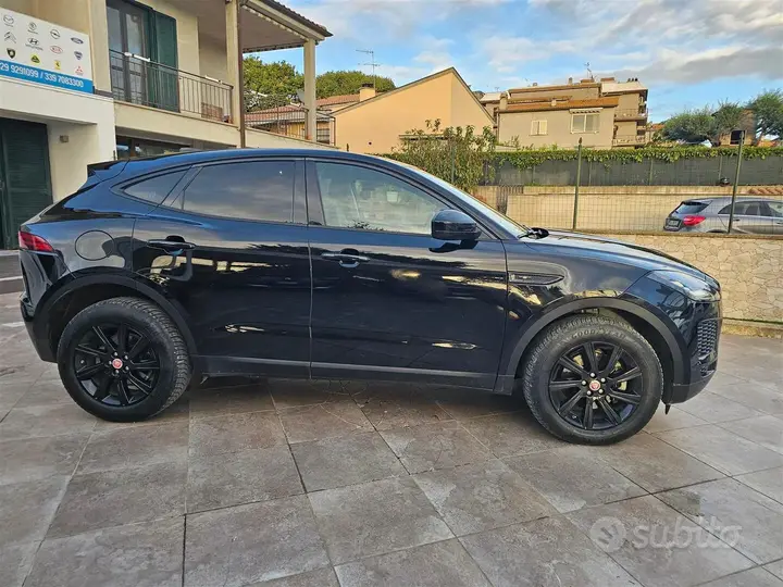 Jaguar E-Pace 2020 photo 4