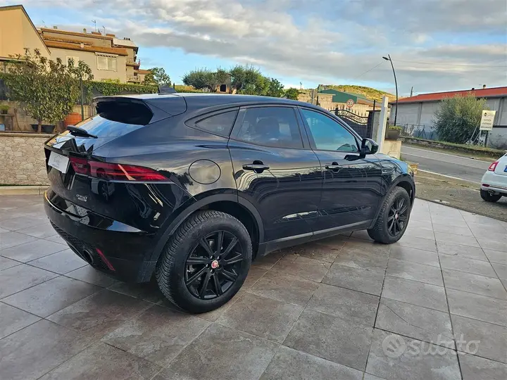 Jaguar E-Pace 2020 photo 5