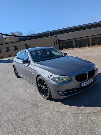 BMW 528I 2011 photo 2