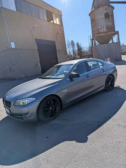 BMW 528I
