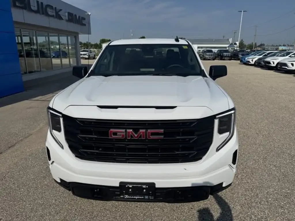 GMC Sierra 1500 2026 photo 2