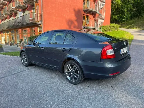 Skoda Octavia 2010 photo 5
