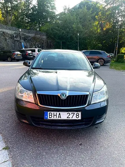 Skoda Octavia 2010 photo 2