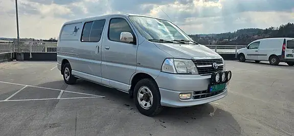 Toyota Hiace 2011 photo 3
