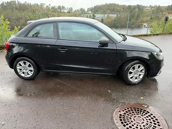 Audi A1 2011 photo 3