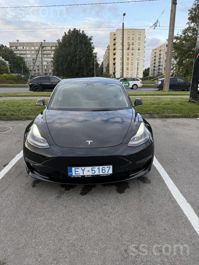 Tesla Model 3 2021 photo 3