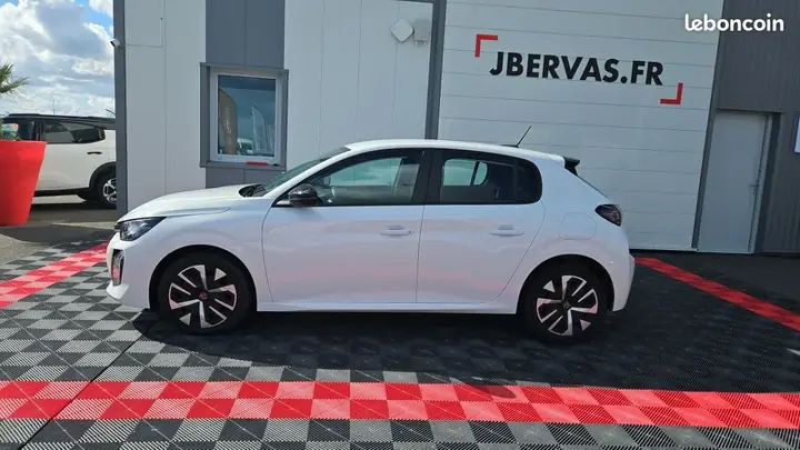 Peugeot 208 2024 photo 2
