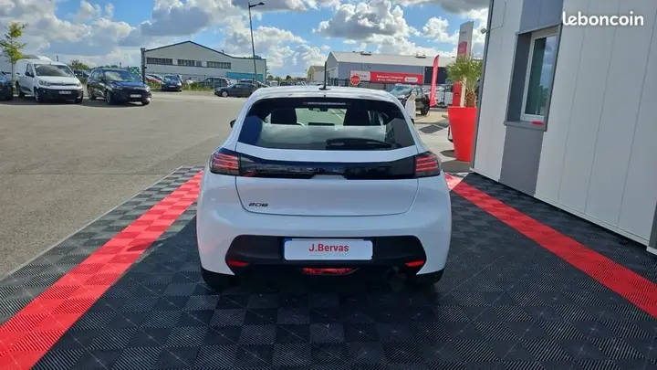 Peugeot 208 2024 photo 4