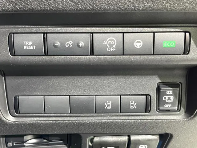 Nissan Serenade 2022 photo 5
