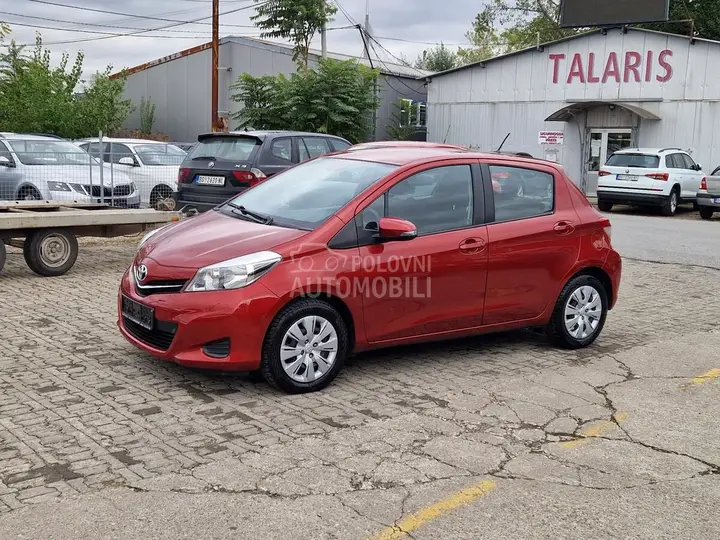 Toyota Yaris 2012 photo 3