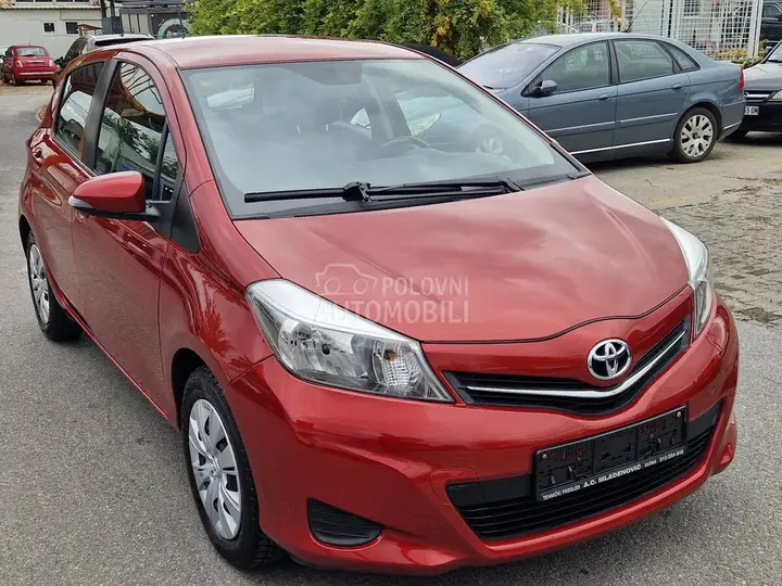 Toyota Yaris 2012 photo 4