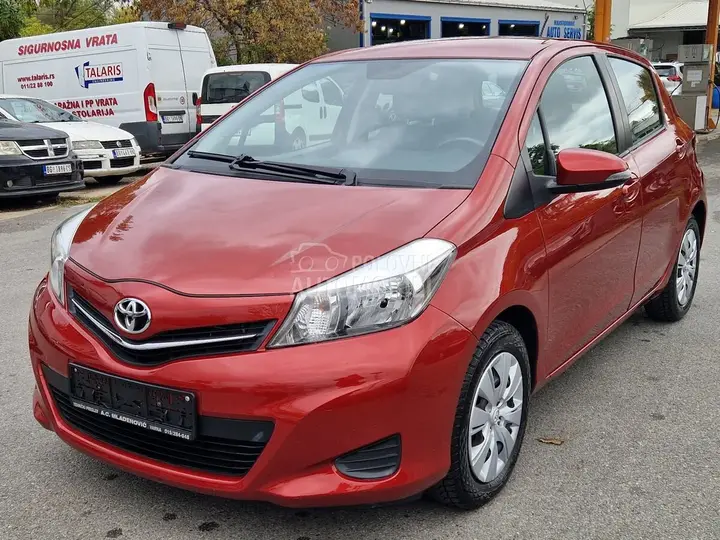 Toyota Yaris 2012 photo 2