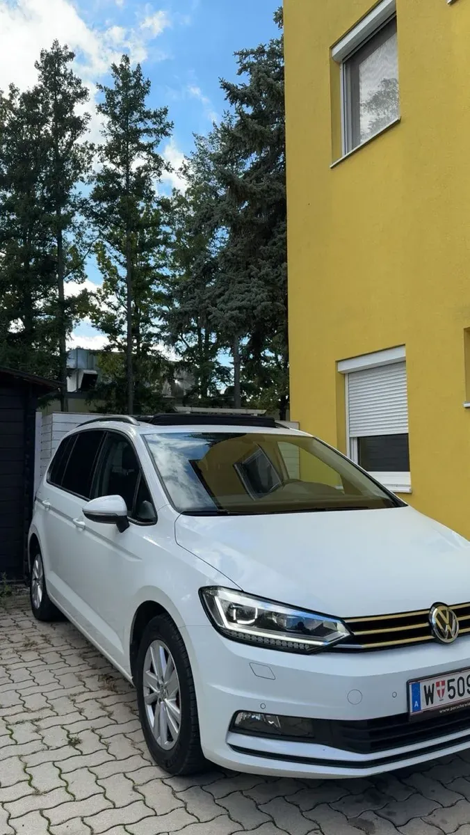 Volkswagen Touran 2020 photo 2