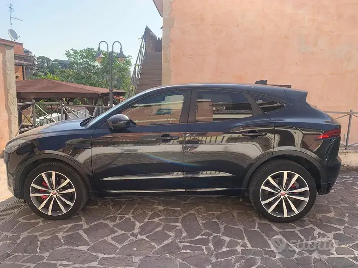 Jaguar E-Pace 2019 photo 4