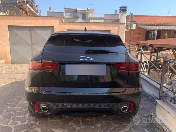 Jaguar E-Pace 2019 photo 3