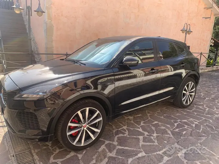 Jaguar E-Pace 2019 photo 2