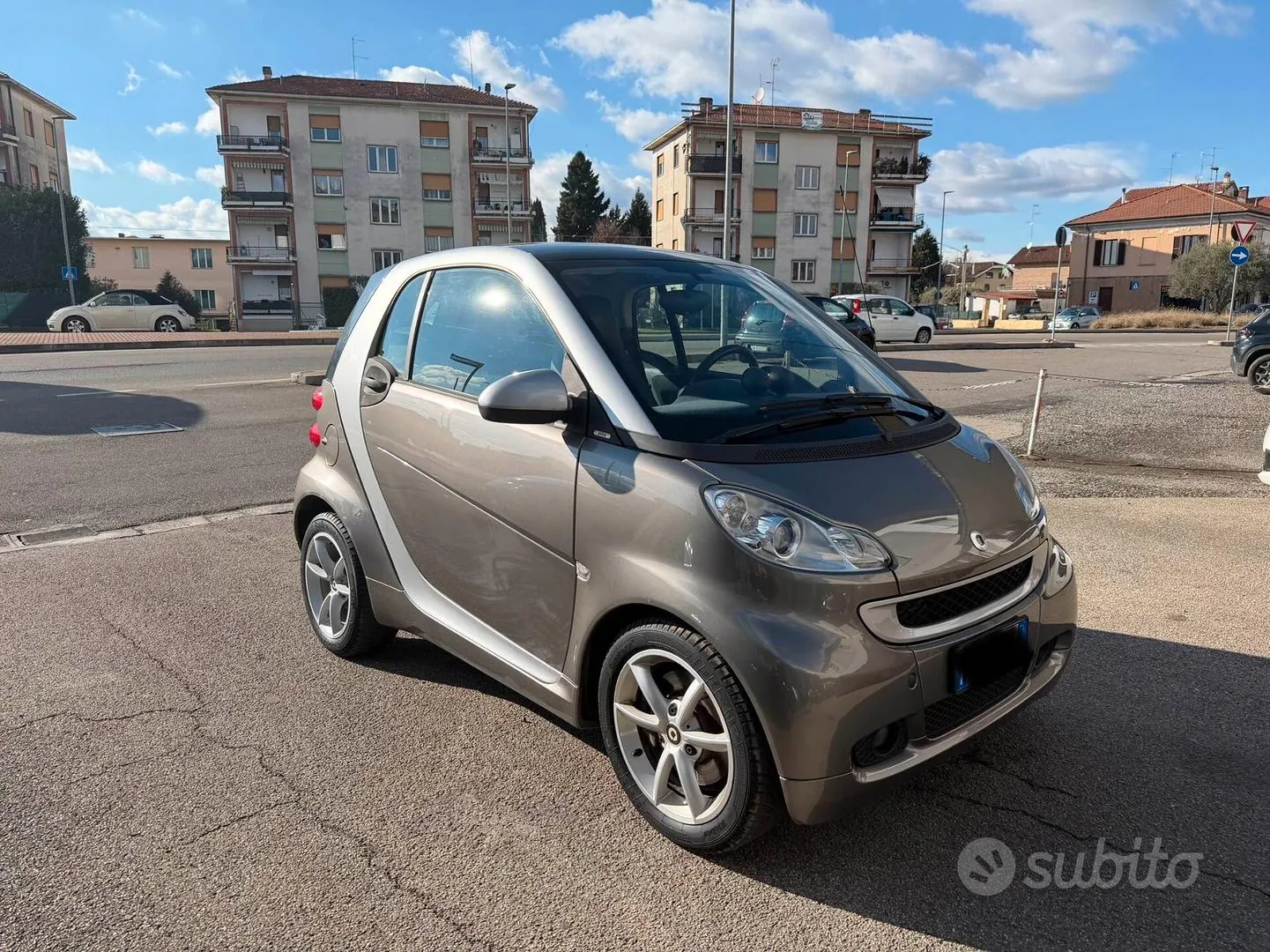 Smart Fortwo 2011 photo 2