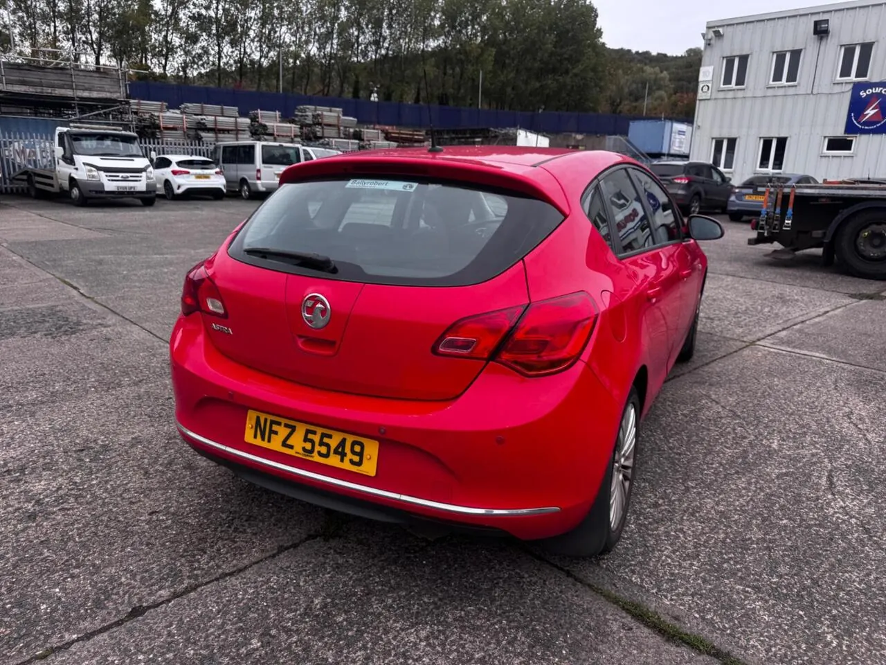 Vauxhall Astra 2013 photo 2