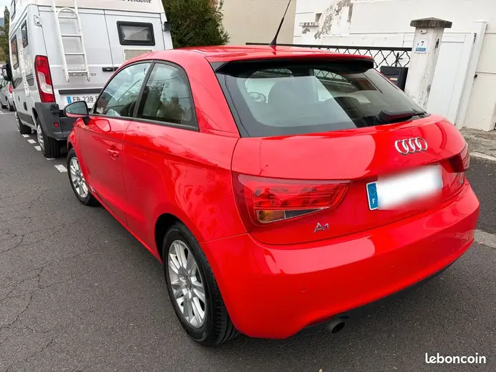 Audi A1 2011 photo 2