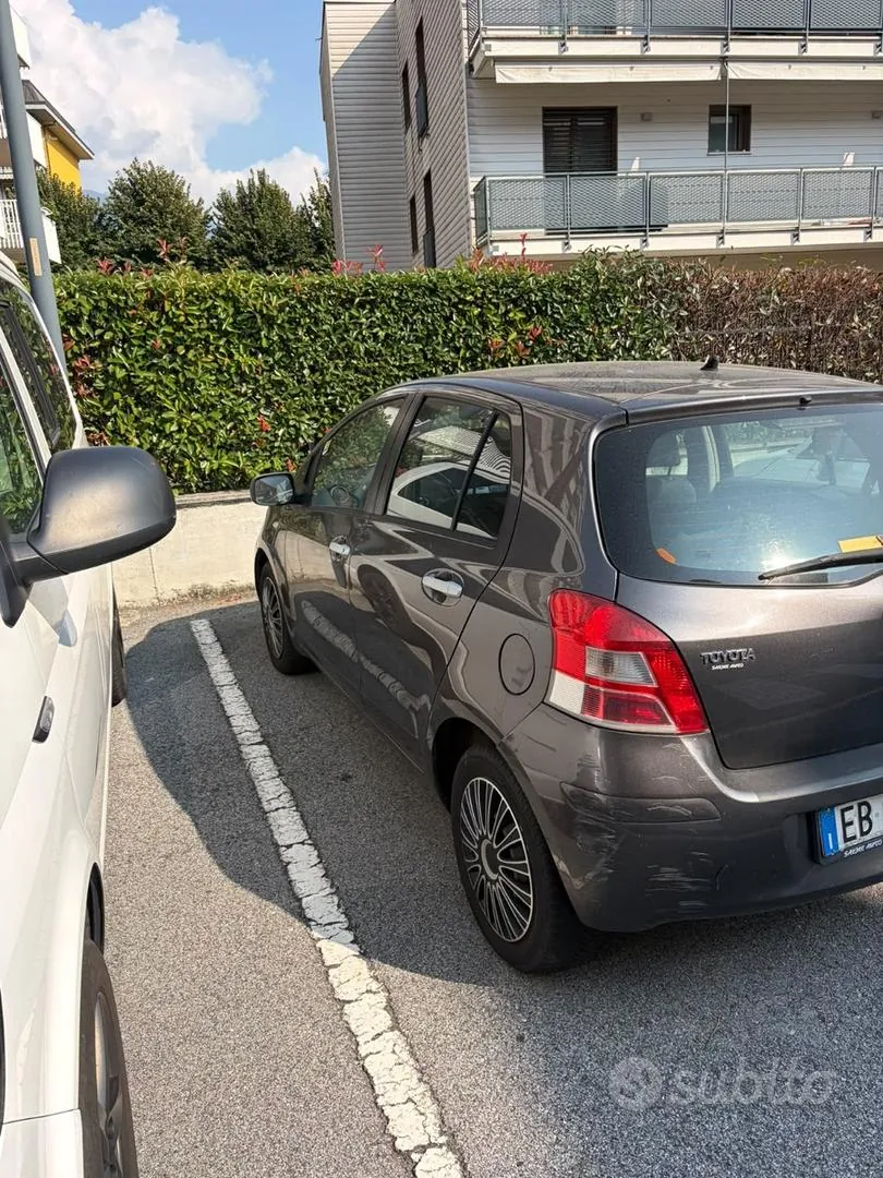 Toyota Yaris 2010 photo 3