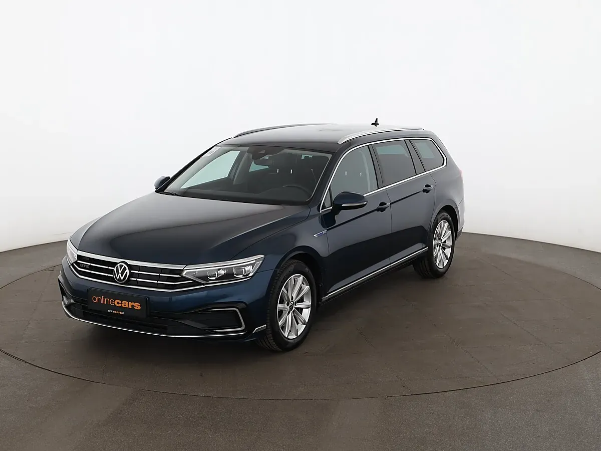 Volkswagen Passat 2020 photo 2