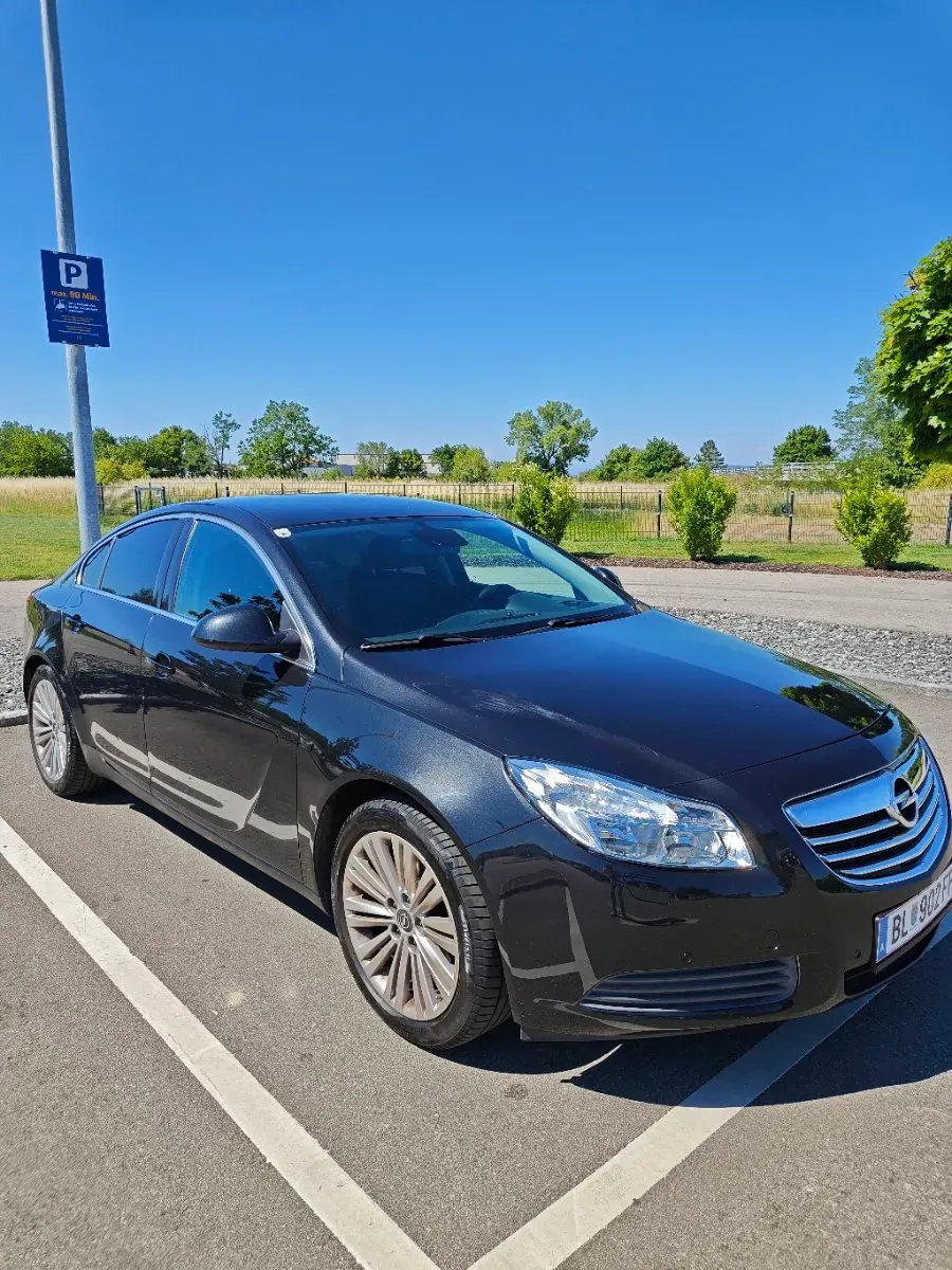 Opel Insignia 2011 photo 2
