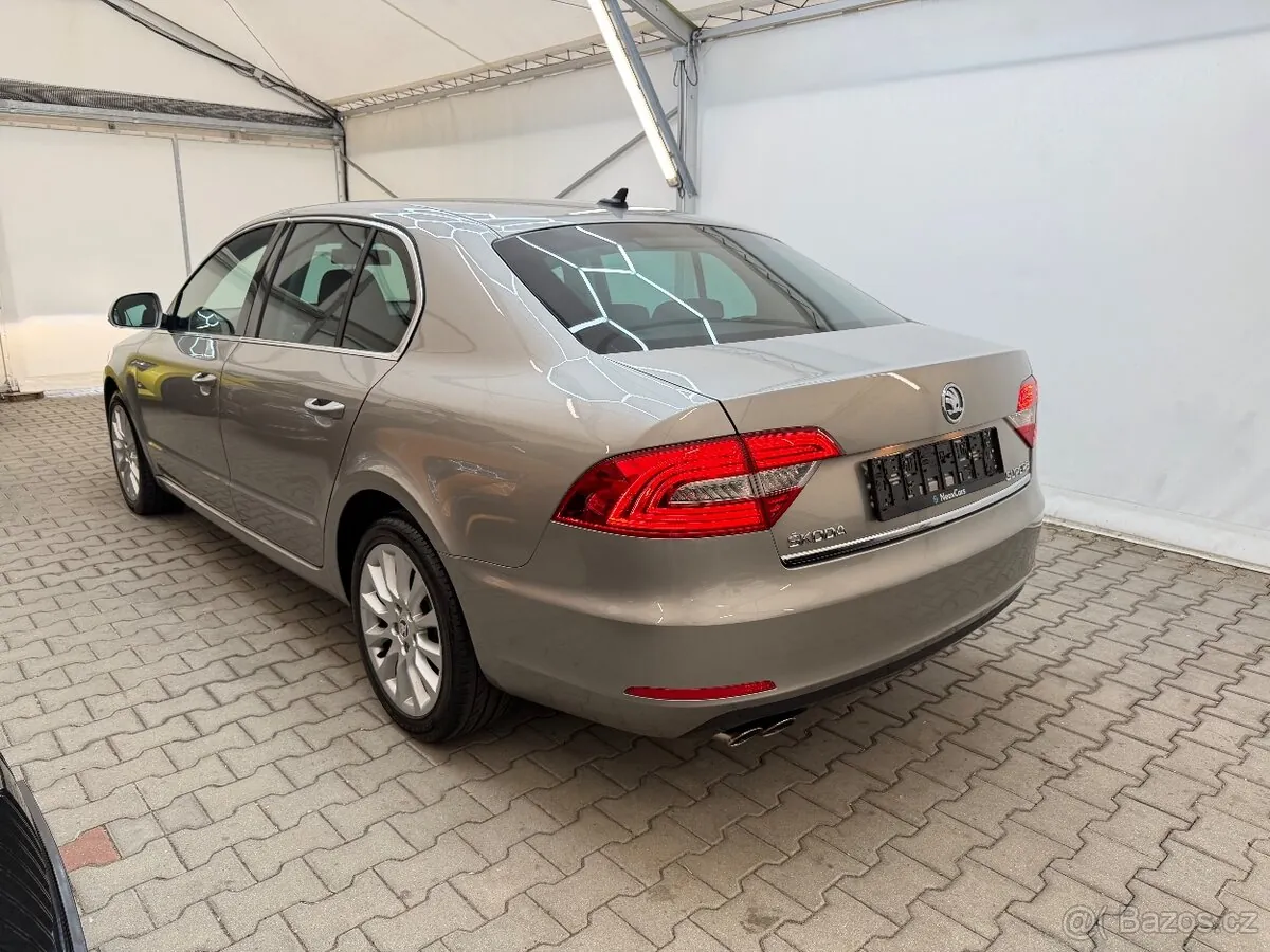 Skoda Superb 2014 photo 4