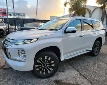 Mitsubishi Pajero Sport 2022 photo 2