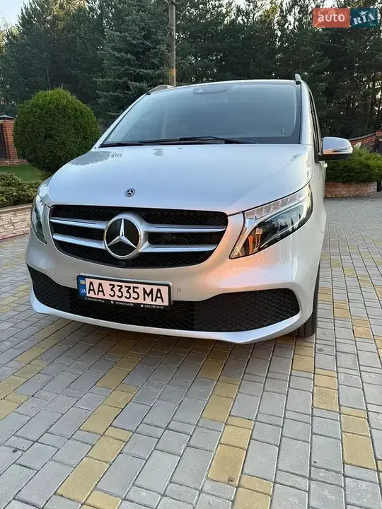 Mercedes-Benz V-Class 2020 photo 2