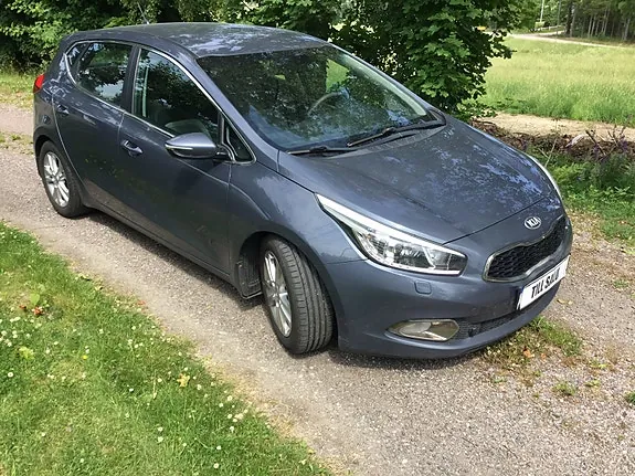 Kia Ceed 2013 photo 2