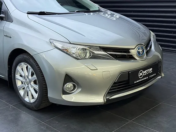 Toyota Auris 2013 photo 3