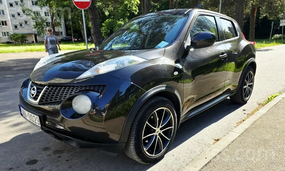 Nissan Juke 2011 photo 2